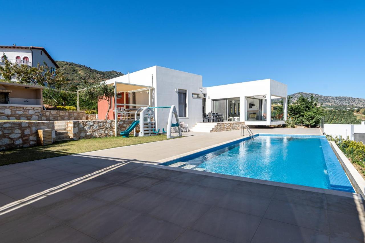Sea View Villa *