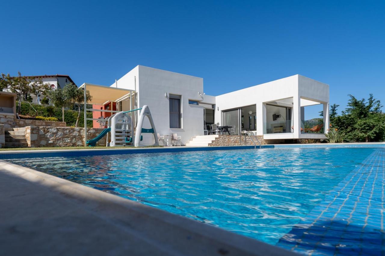 Sea View Villa *